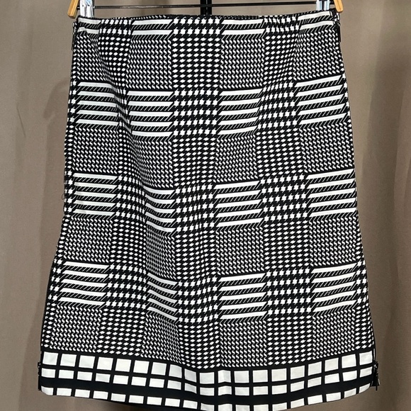 Anne Klein Size 10 Faux Leather Checked Houndstooth Mini Skirt Zipper Detail - Picture 4 of 14